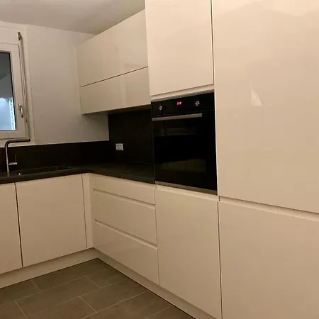 Villa Gehobene Doppelhaushalfte Mit 2 Parking *