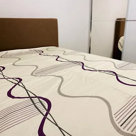 Villa Gehobene Doppelhaushalfte Mit 2 Parking *